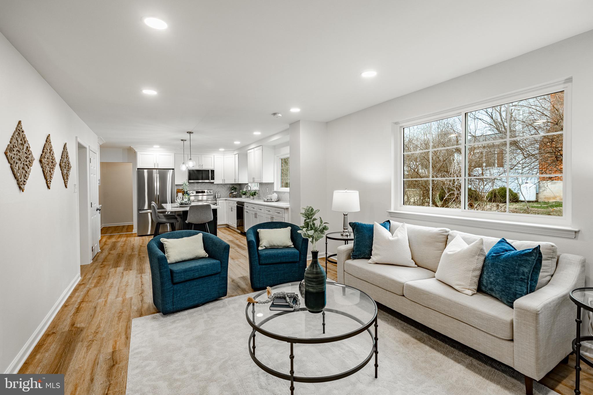 1223 HAWTHORNE LANE