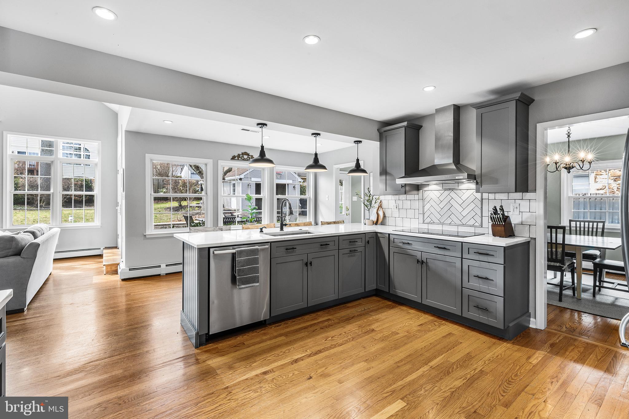 220 S VALLEY FORGE ROAD