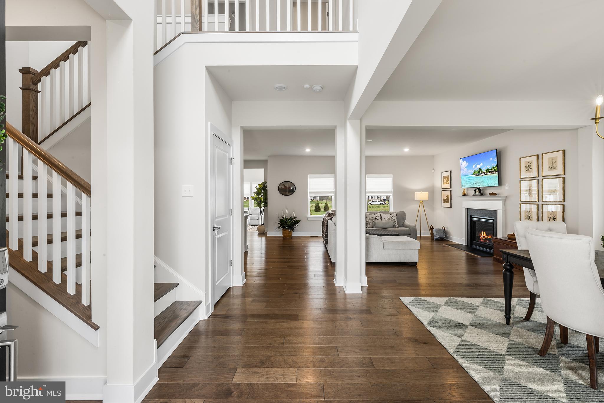 423 EMERALD COURT