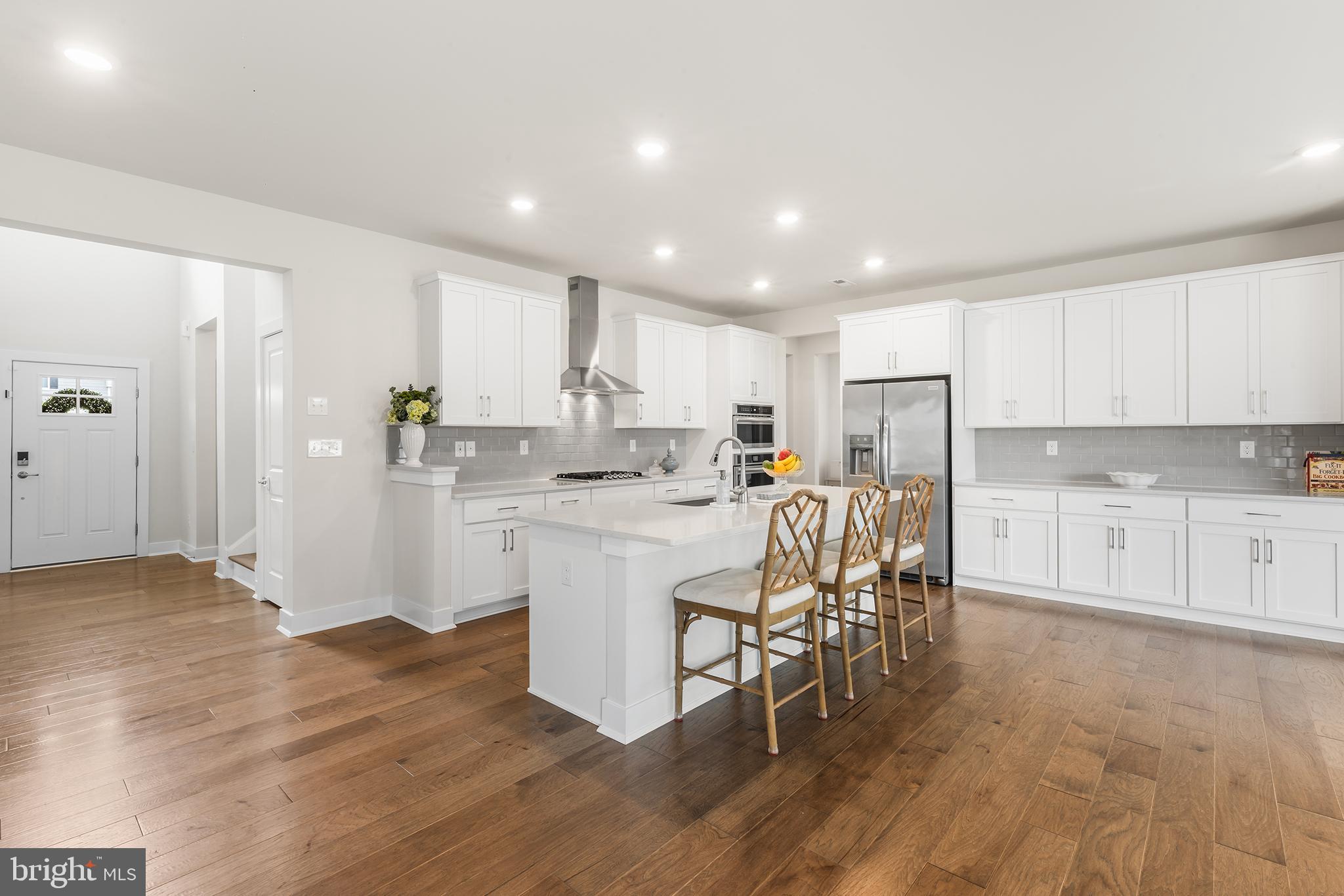 423 EMERALD COURT