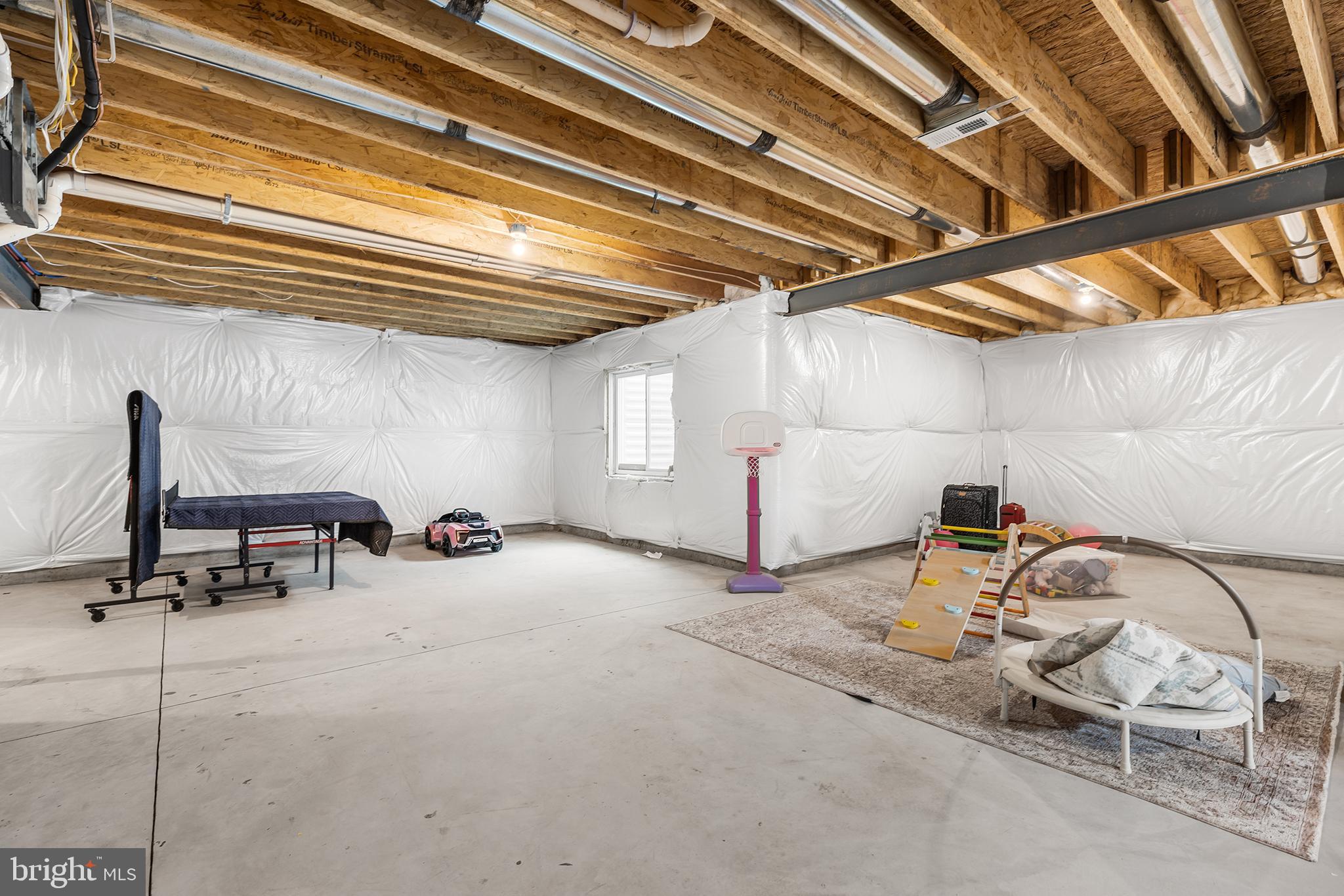 423 EMERALD COURT