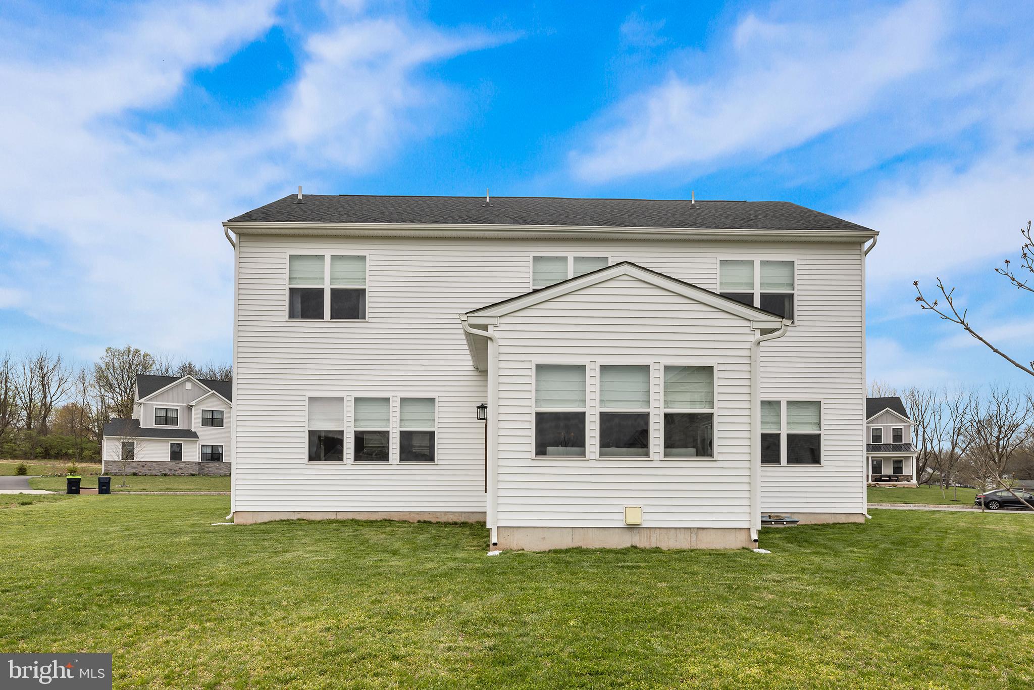 423 EMERALD COURT