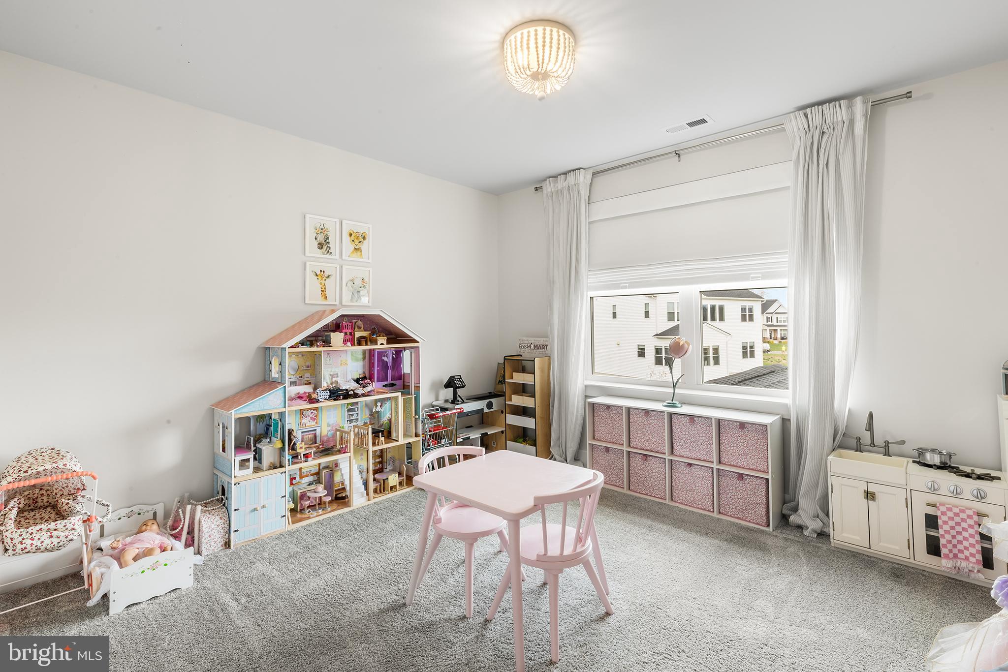 423 EMERALD COURT
