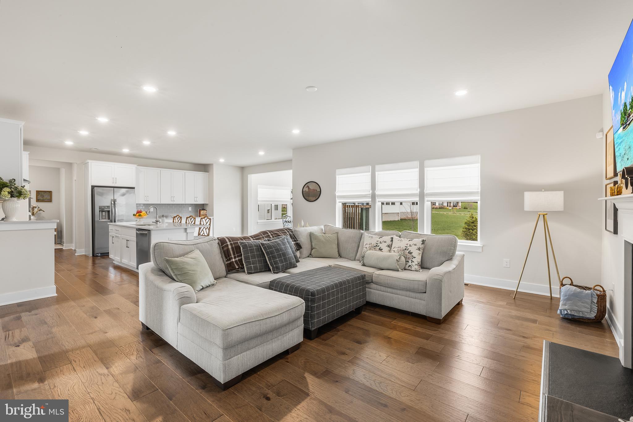 423 EMERALD COURT