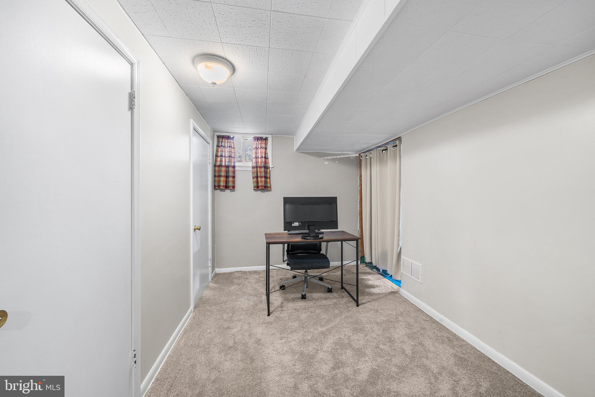 6 DIANE DRIVE