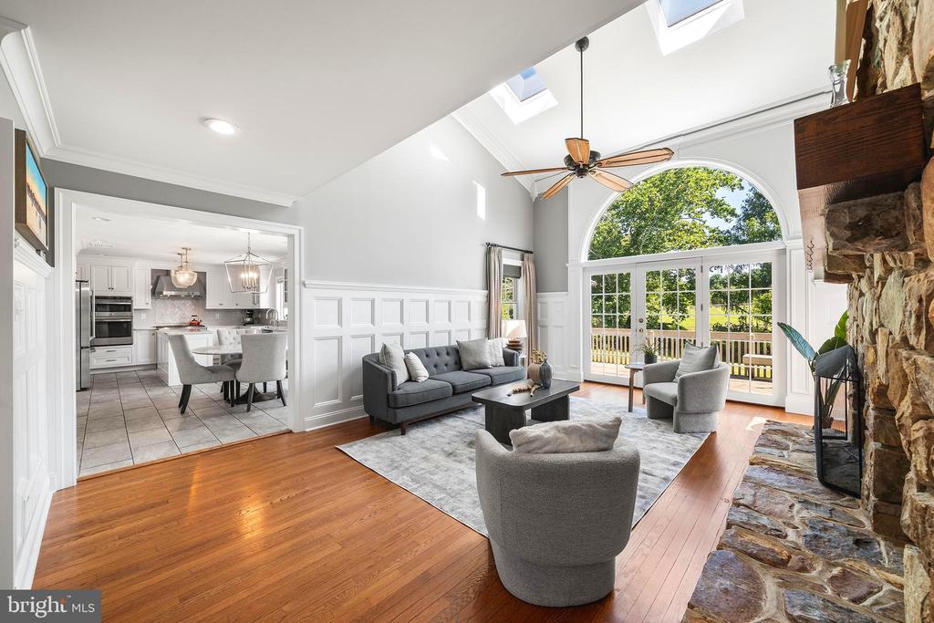 1173 SHADOW OAK DRIVE
