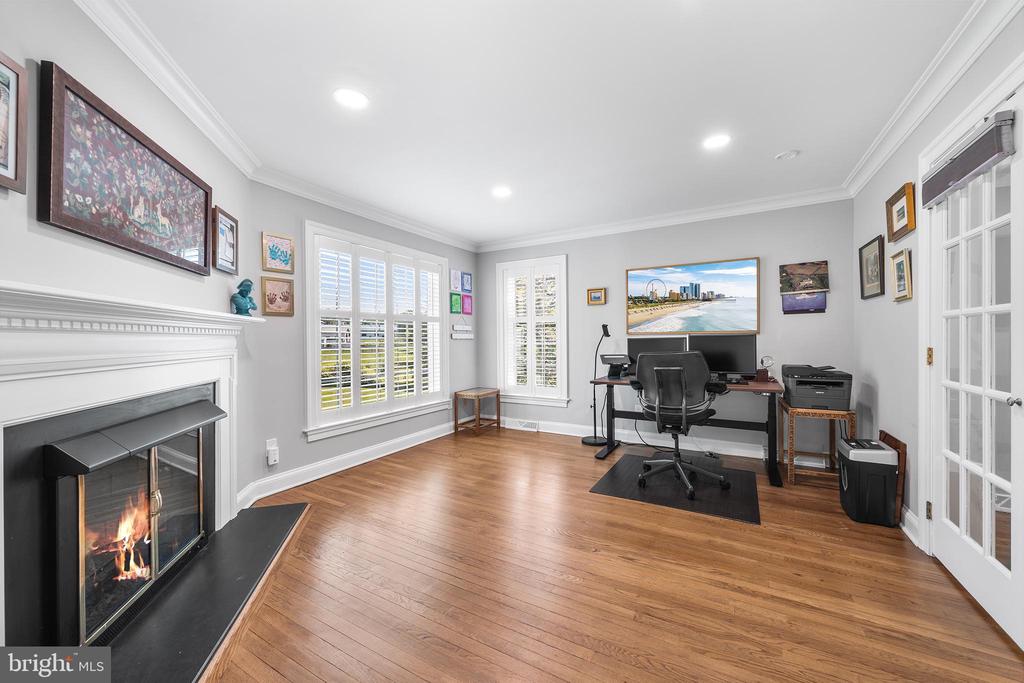1173 SHADOW OAK DRIVE