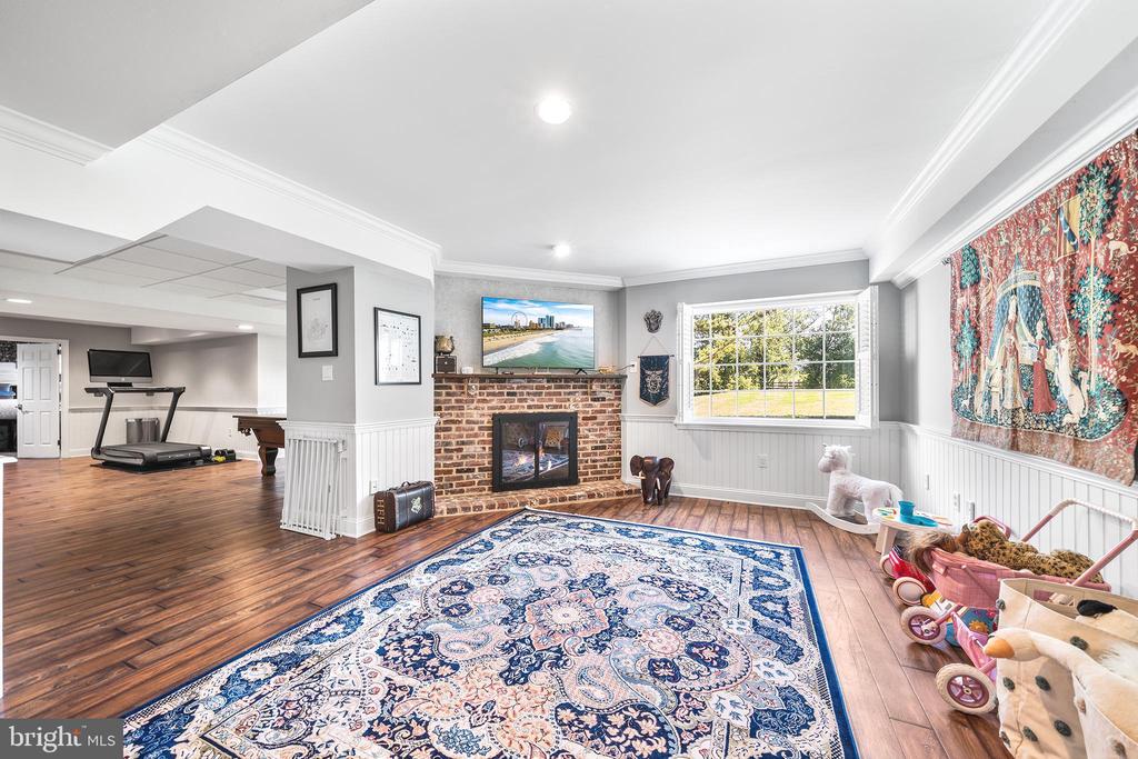 1173 SHADOW OAK DRIVE