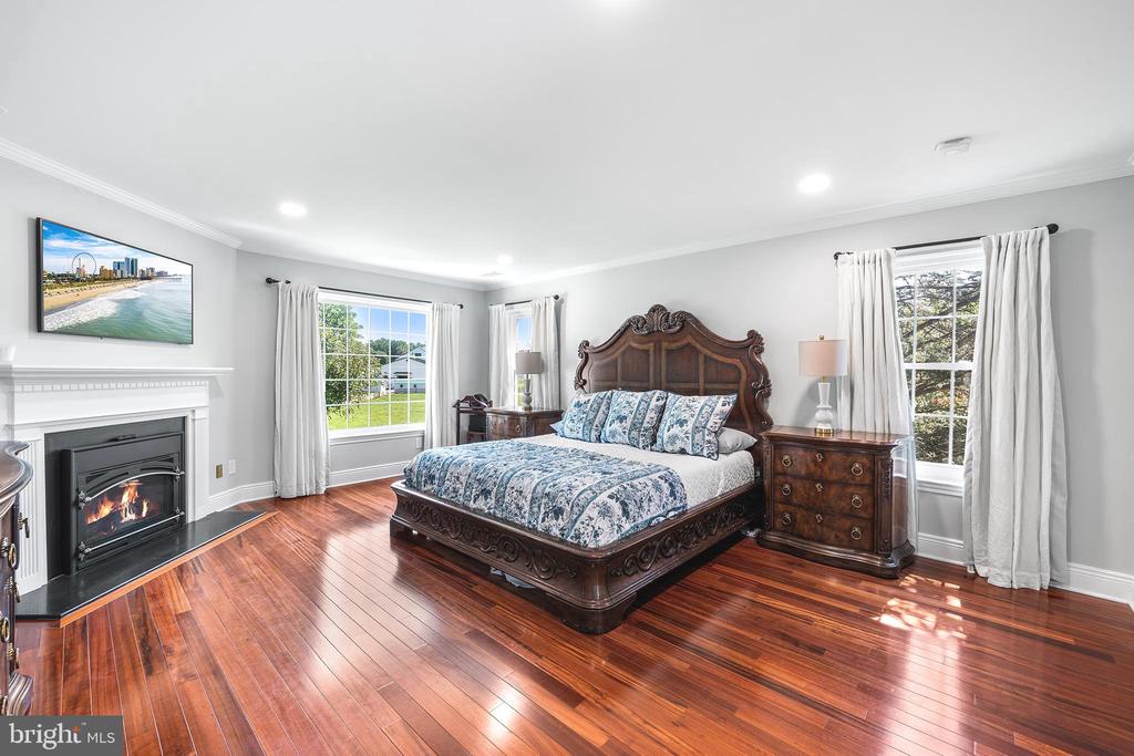 1173 SHADOW OAK DRIVE