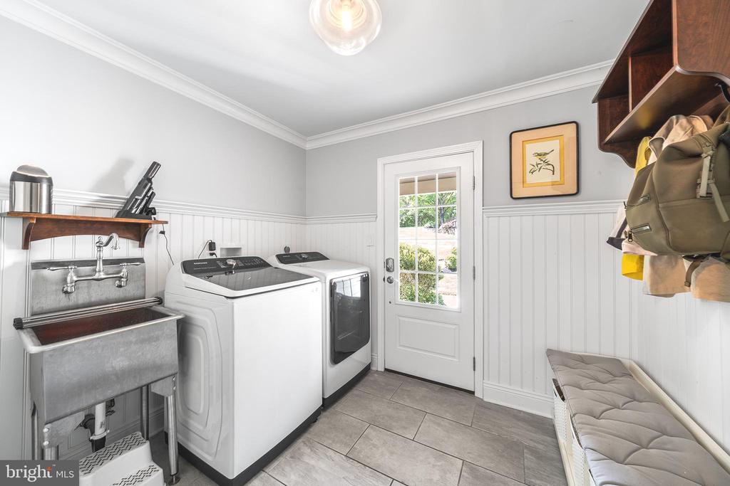 1173 SHADOW OAK DRIVE