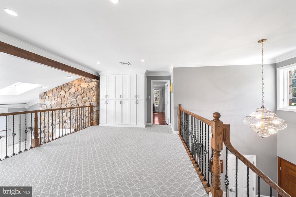 1173 SHADOW OAK DRIVE