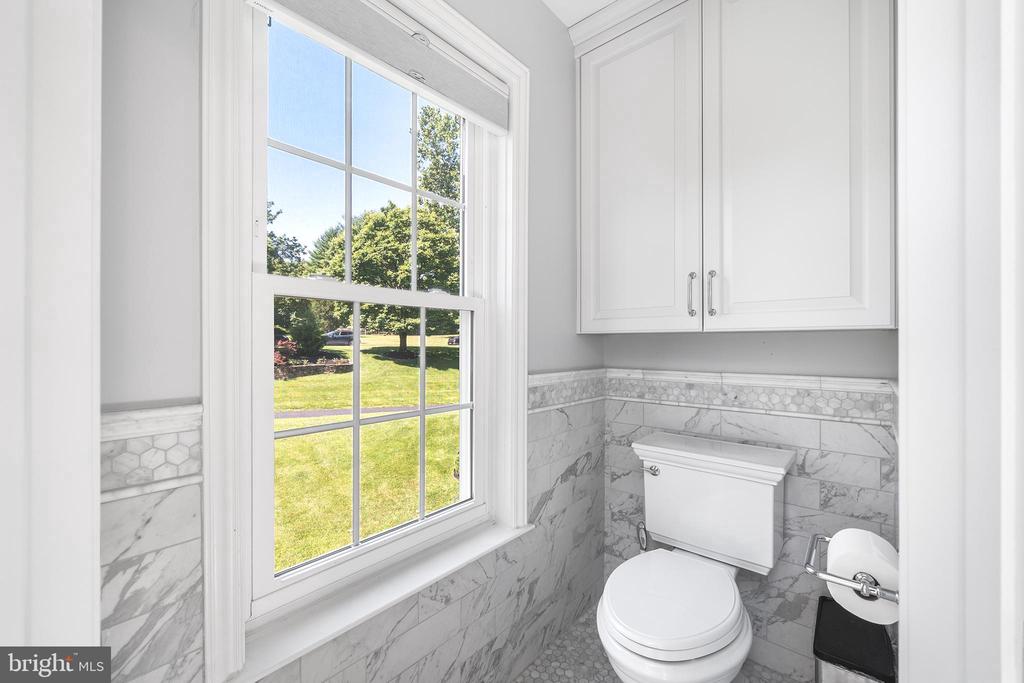 1173 SHADOW OAK DRIVE