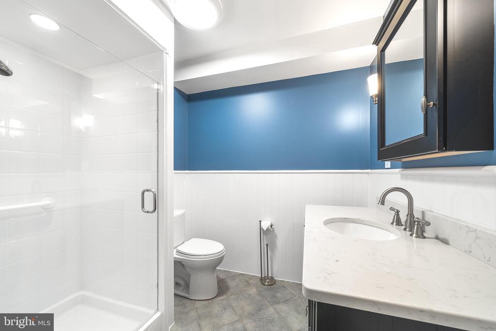 1173 SHADOW OAK DRIVE