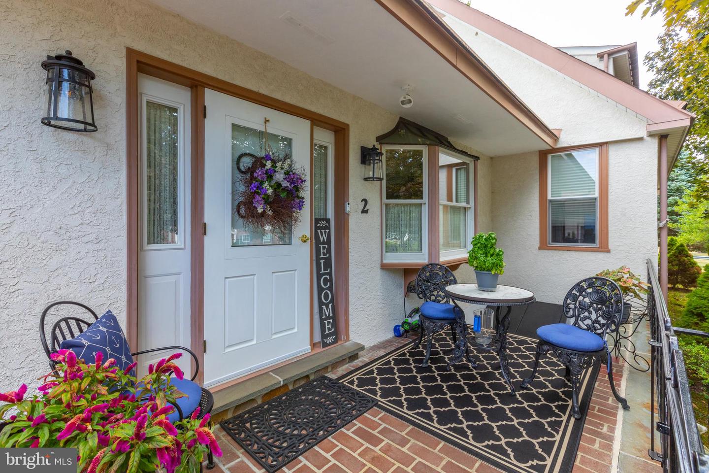 2 Clover Ln