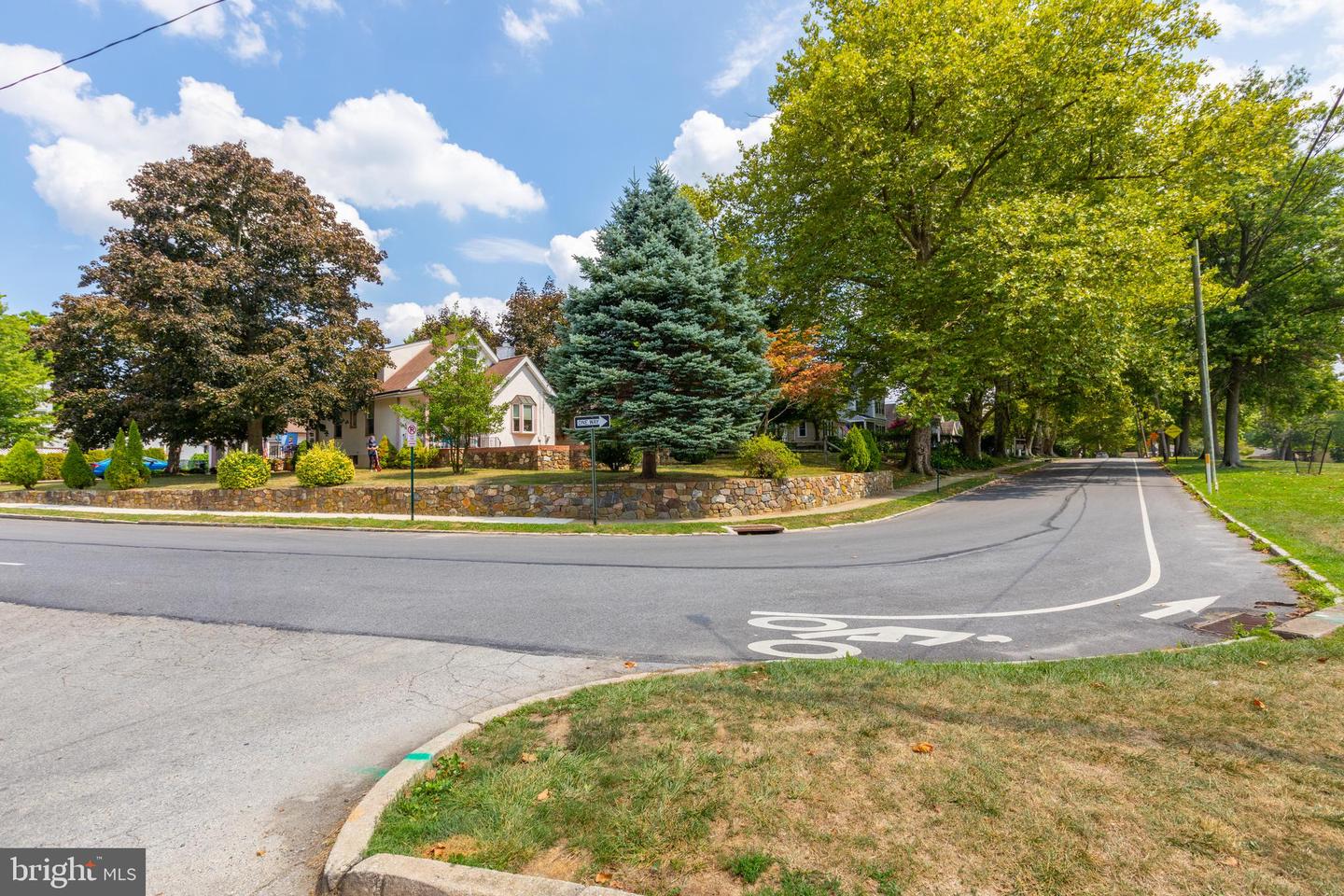 2 Clover Ln