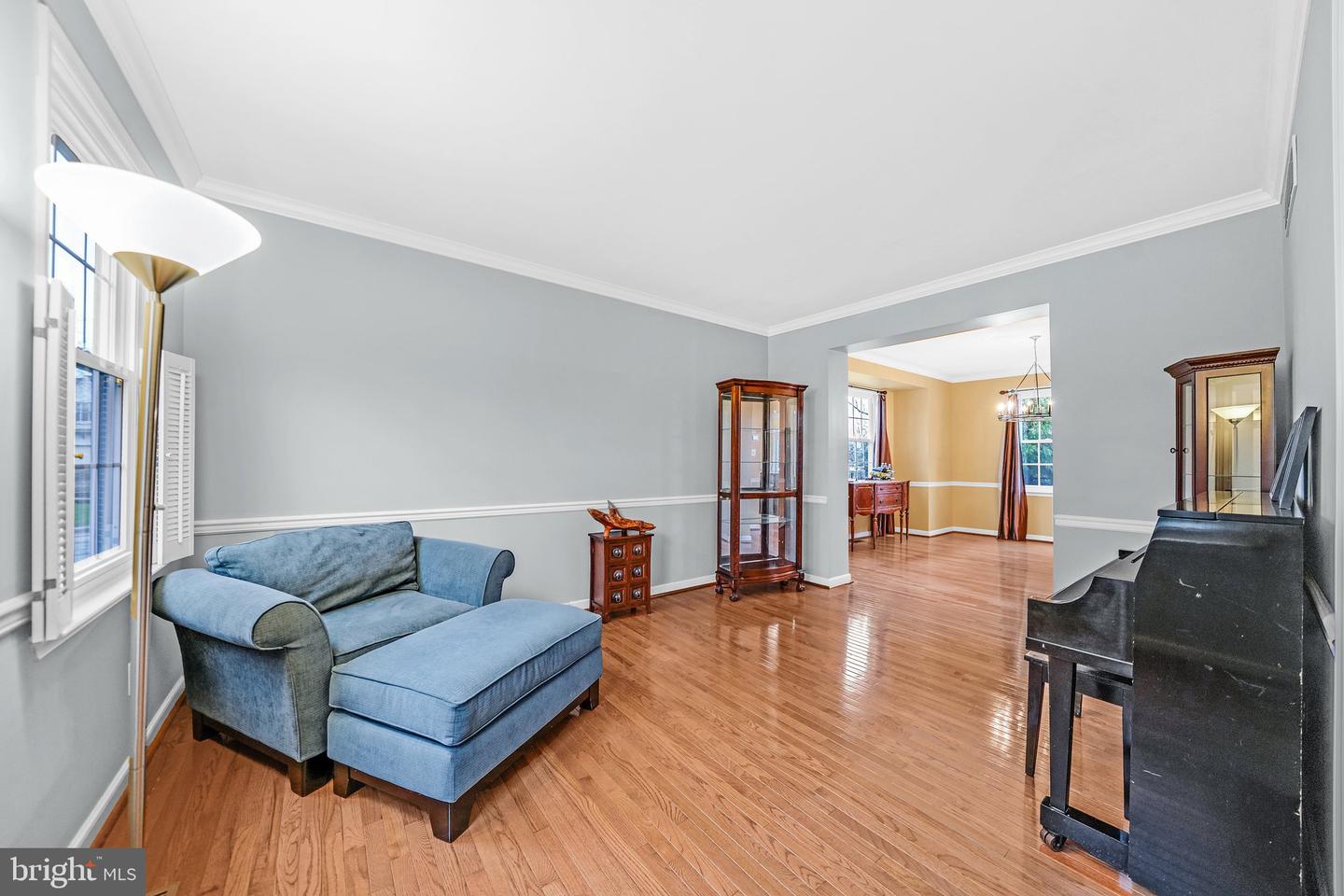 804 E Daffodill Ln