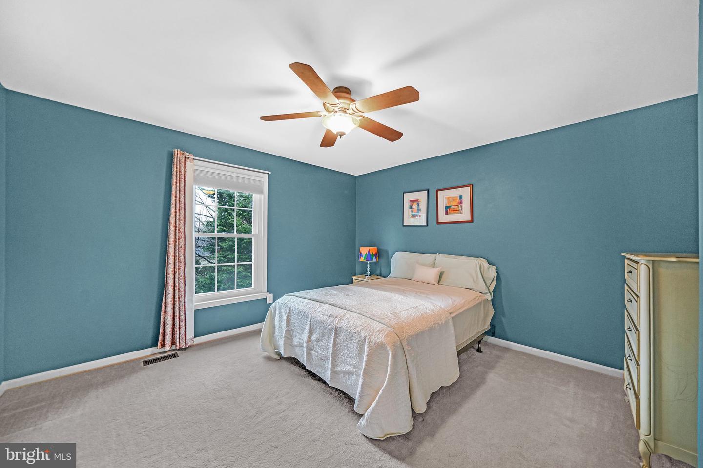 804 E Daffodill Ln