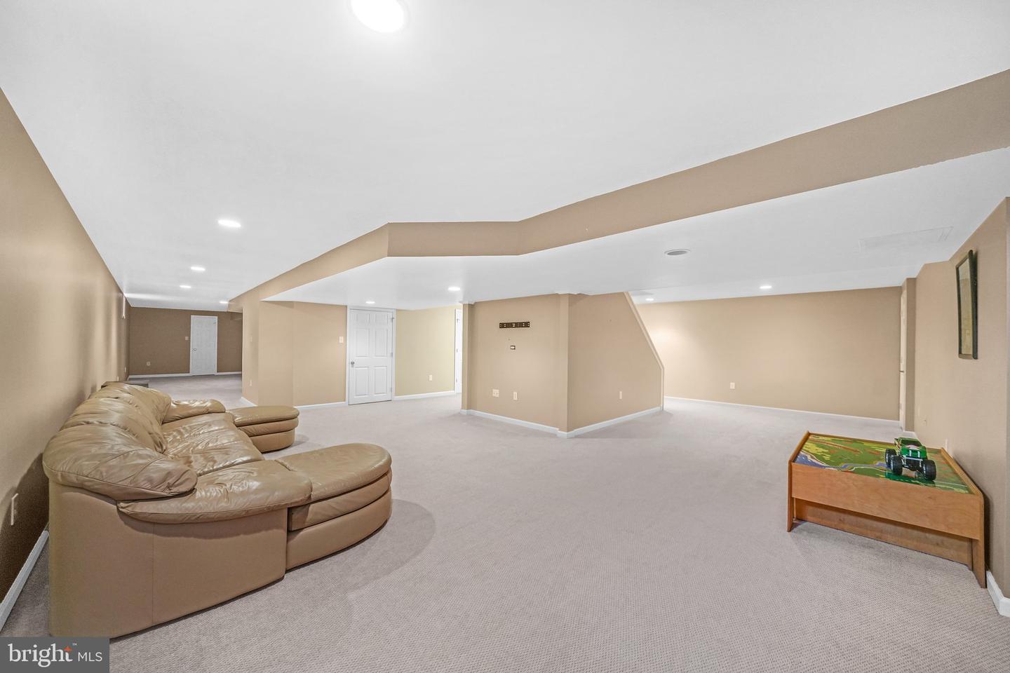 804 E Daffodill Ln