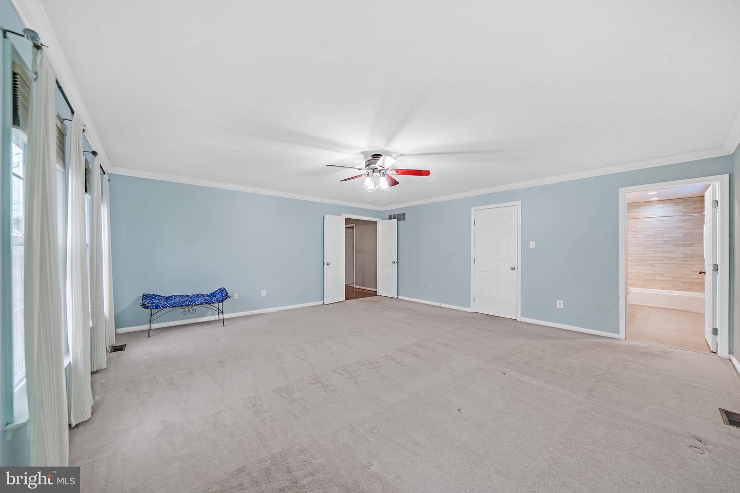 804 E Daffodill Ln