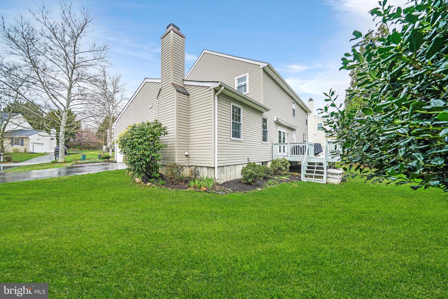 804 E Daffodill Ln