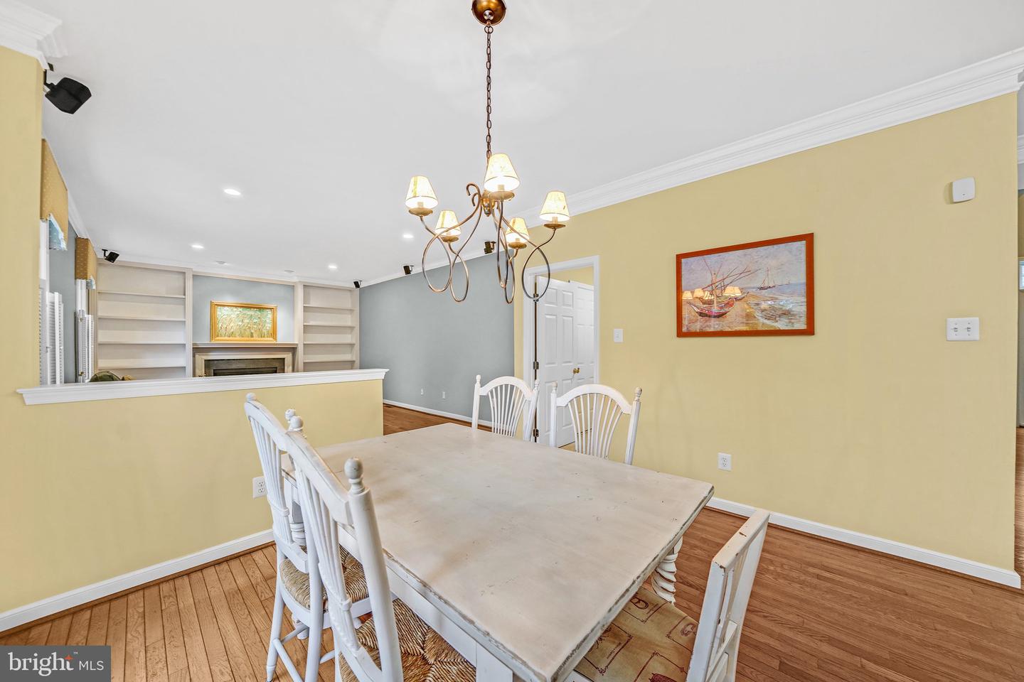 804 E Daffodill Ln