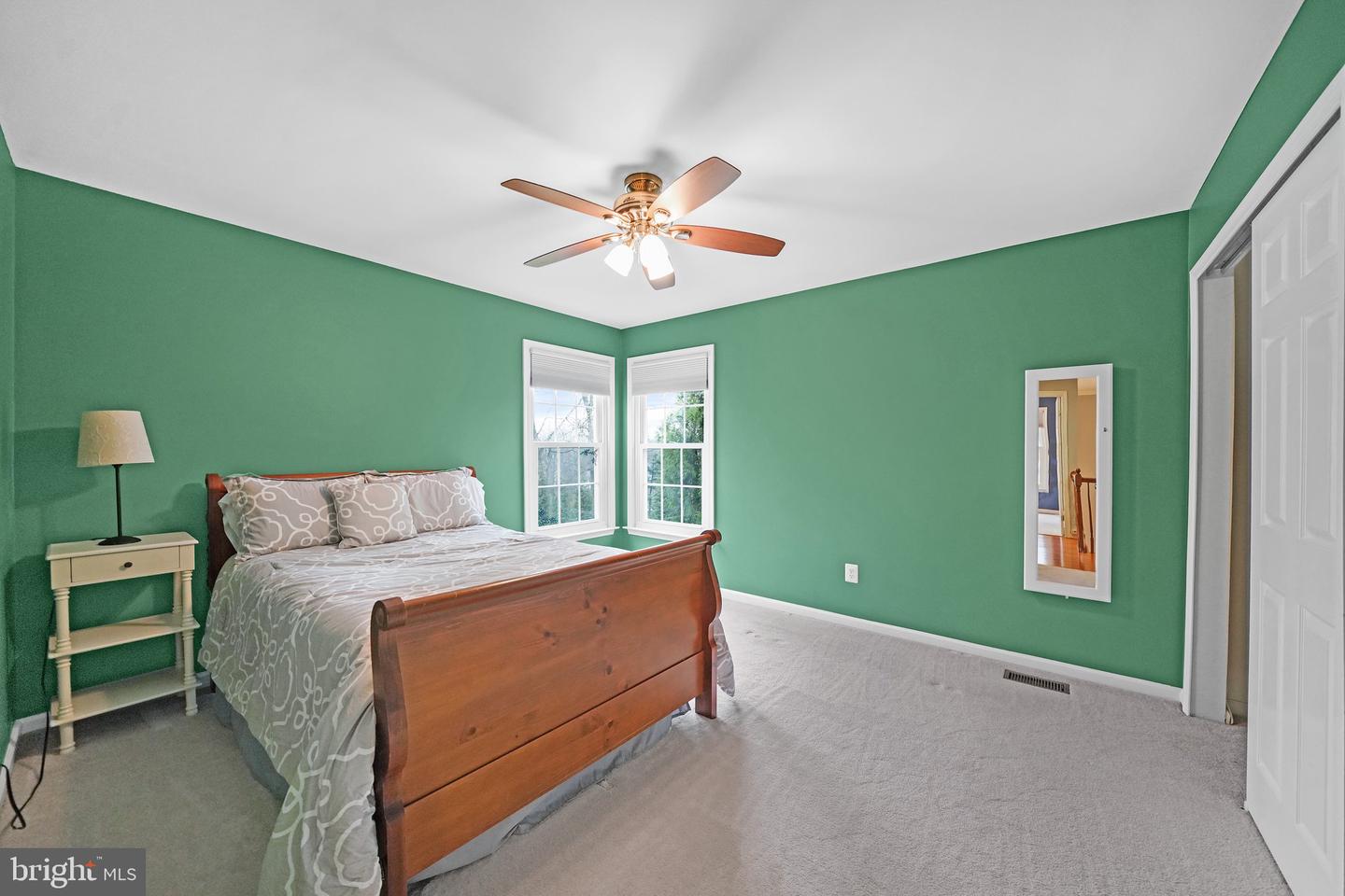 804 E Daffodill Ln