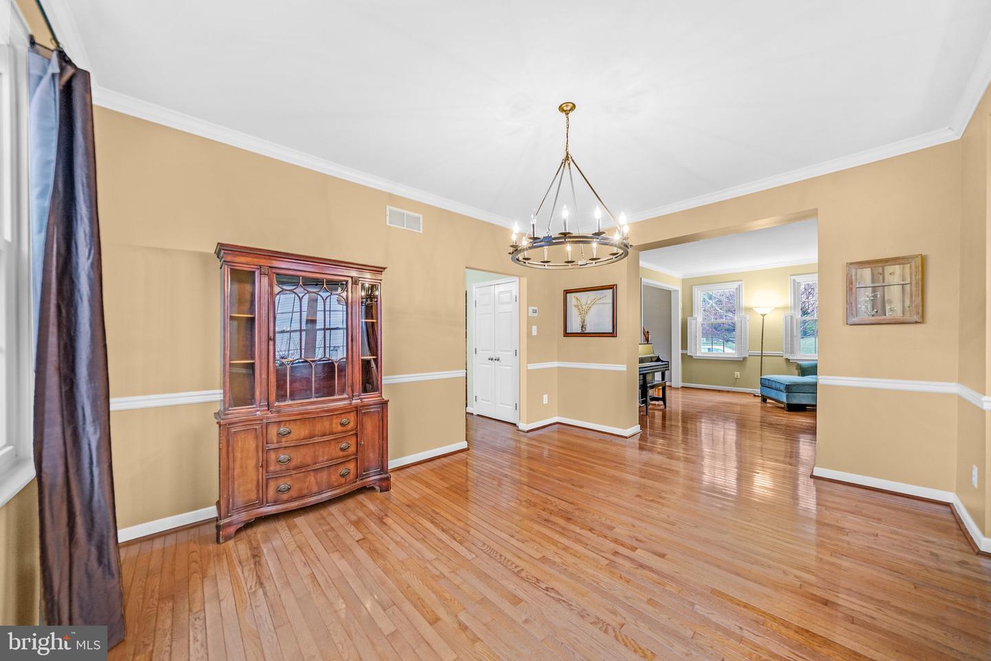 804 E Daffodill Ln
