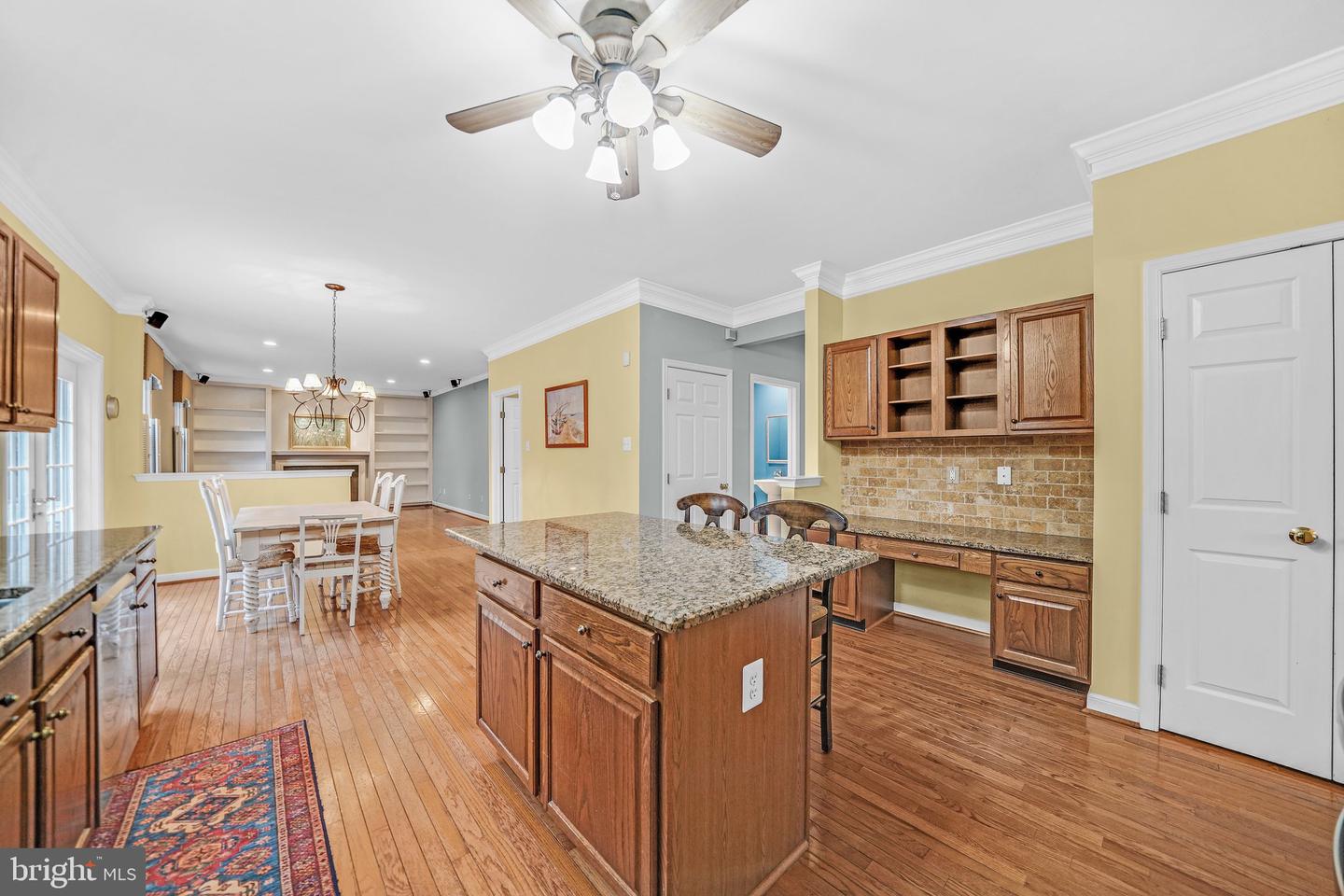 804 E Daffodill Ln