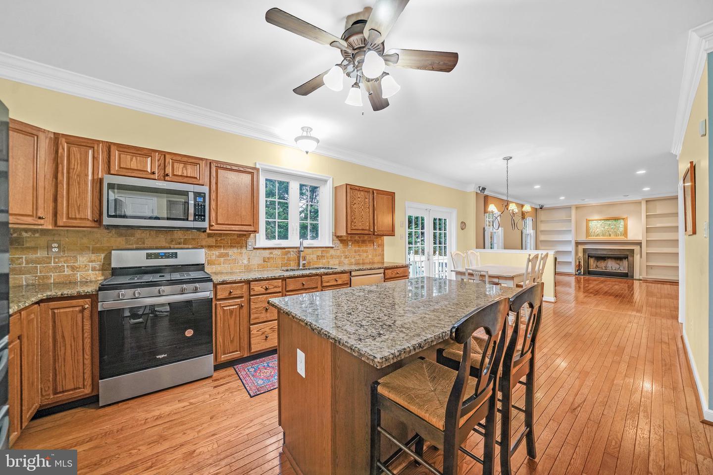 804 E Daffodill Ln