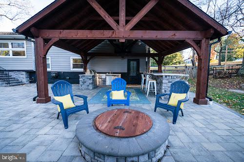 21 Pine Tree Dr