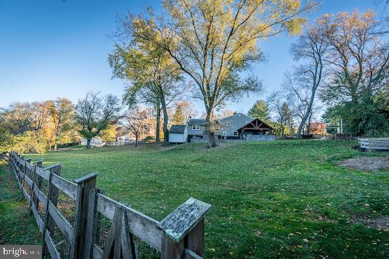 21 Pine Tree Dr