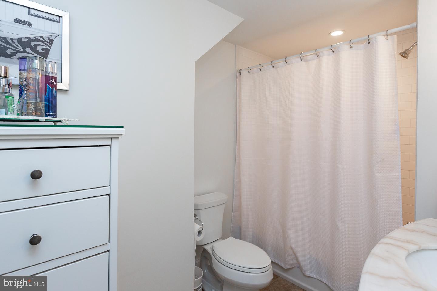 3 E Mercer Ave E