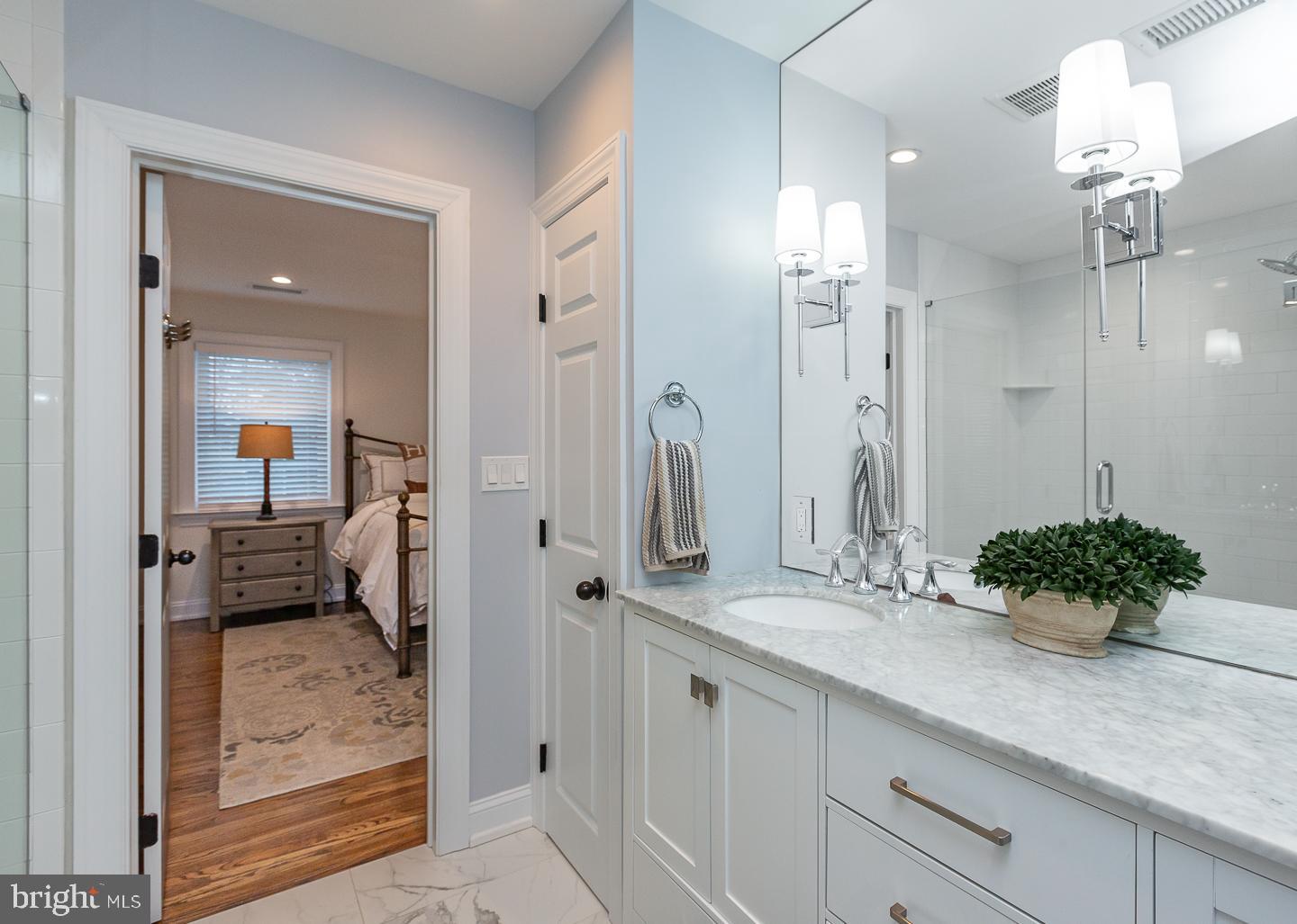 3 E Mercer Ave E