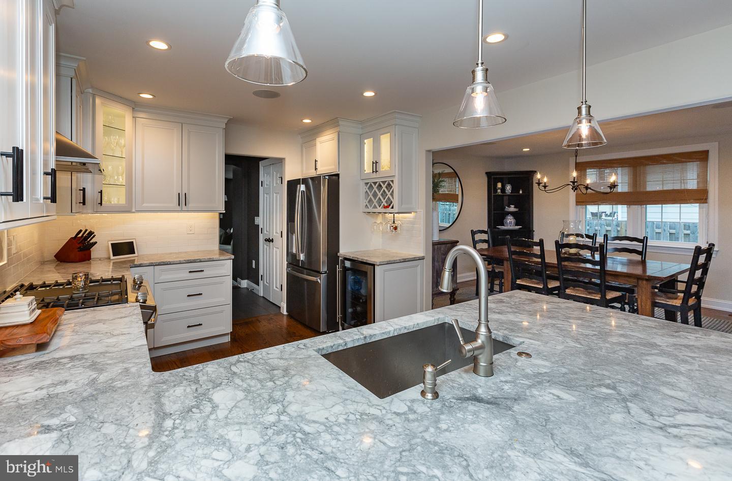 3 E Mercer Ave E