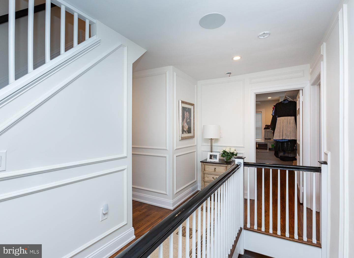 3 E Mercer Ave E