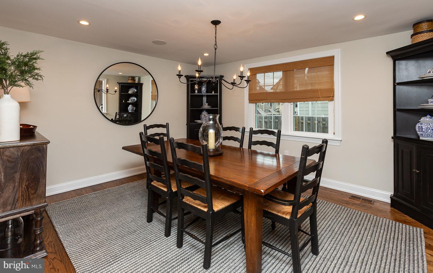 3 E Mercer Ave E