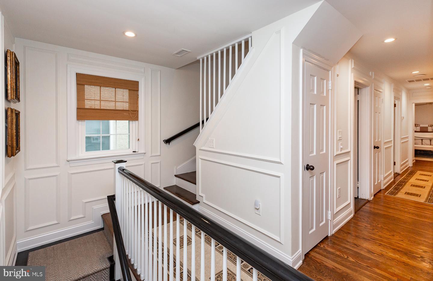 3 E Mercer Ave E