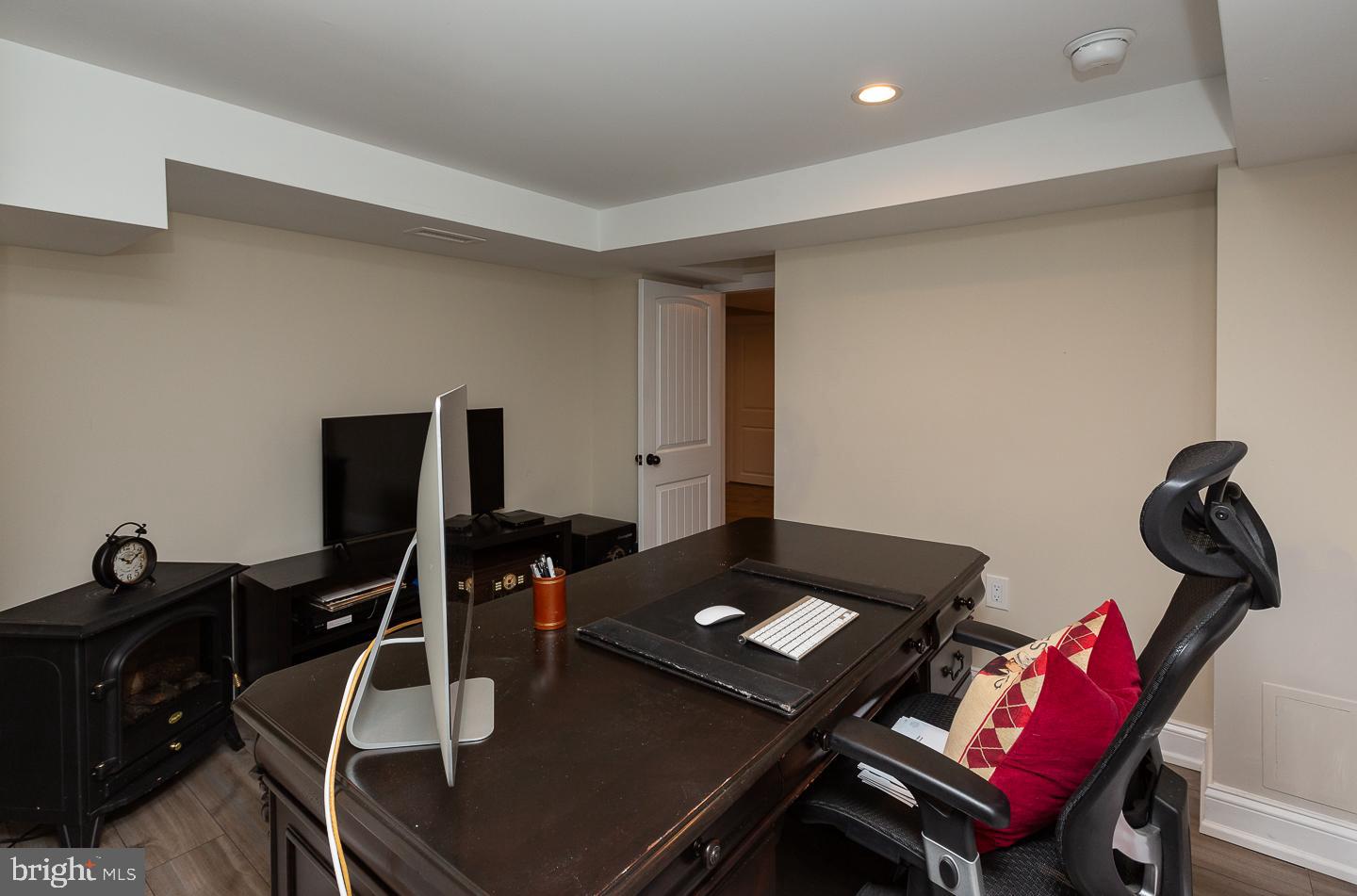 3 E Mercer Ave E