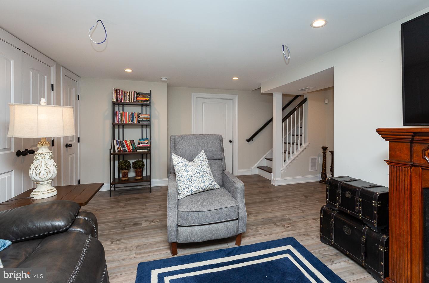 3 E Mercer Ave E