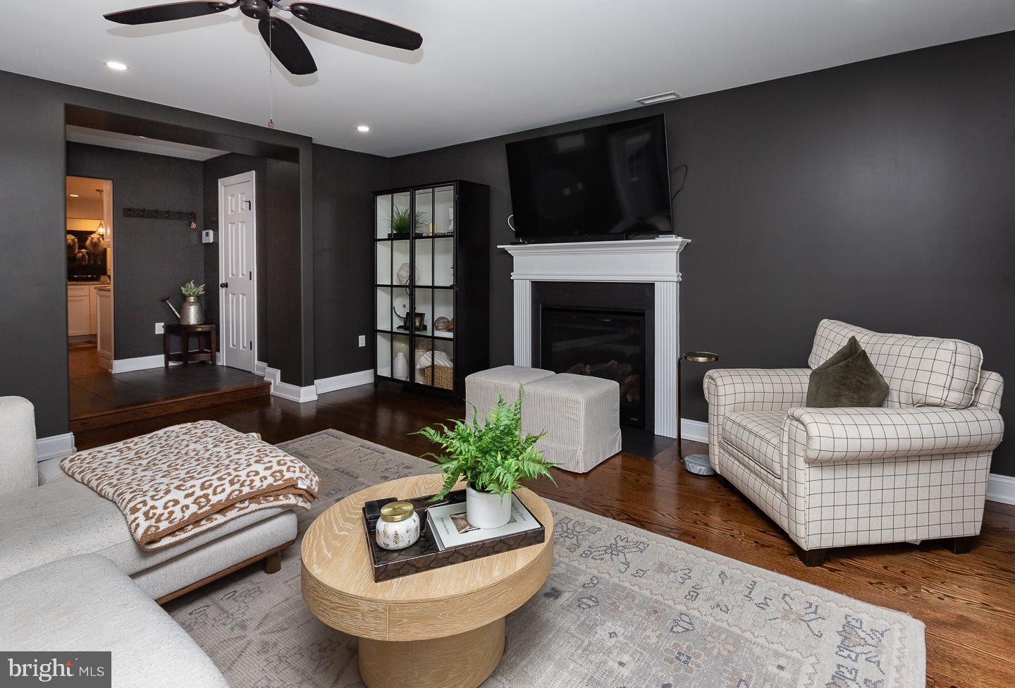 3 E Mercer Ave E