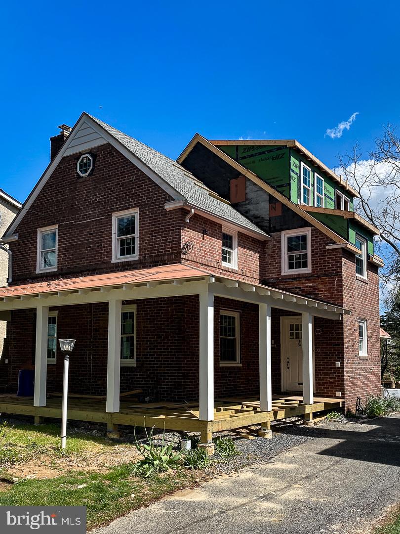 3 E Mercer Ave E