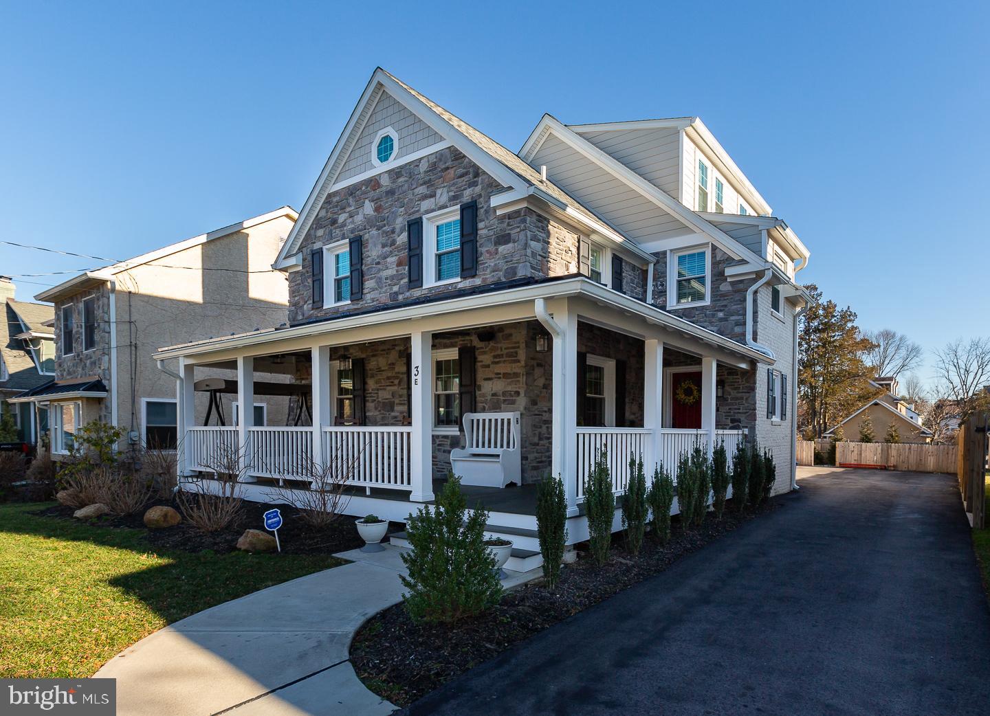 3 E Mercer Ave E