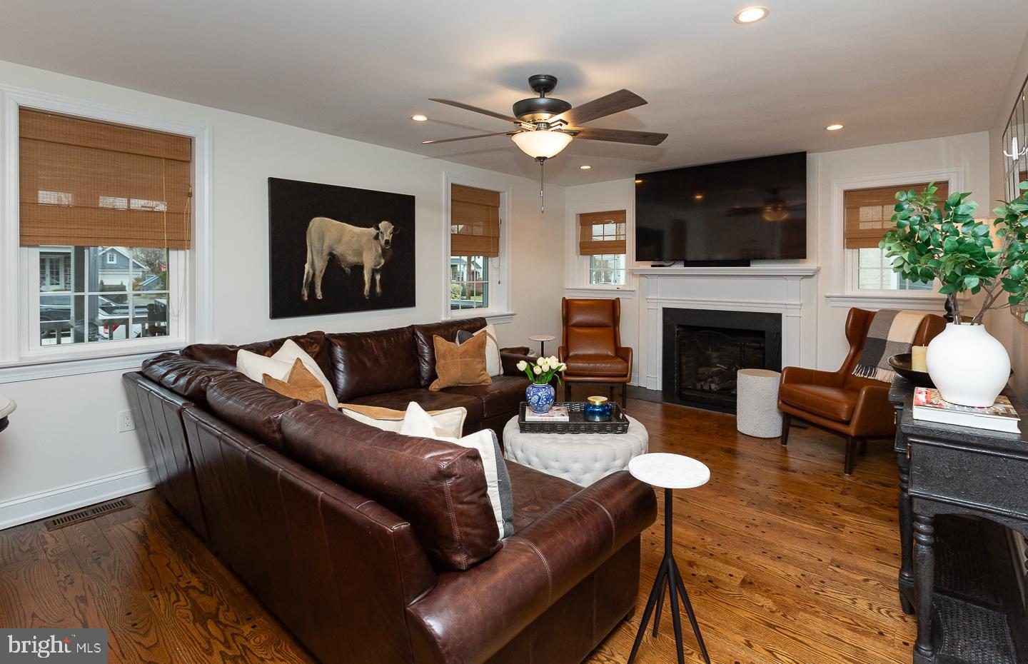 3 E Mercer Ave E