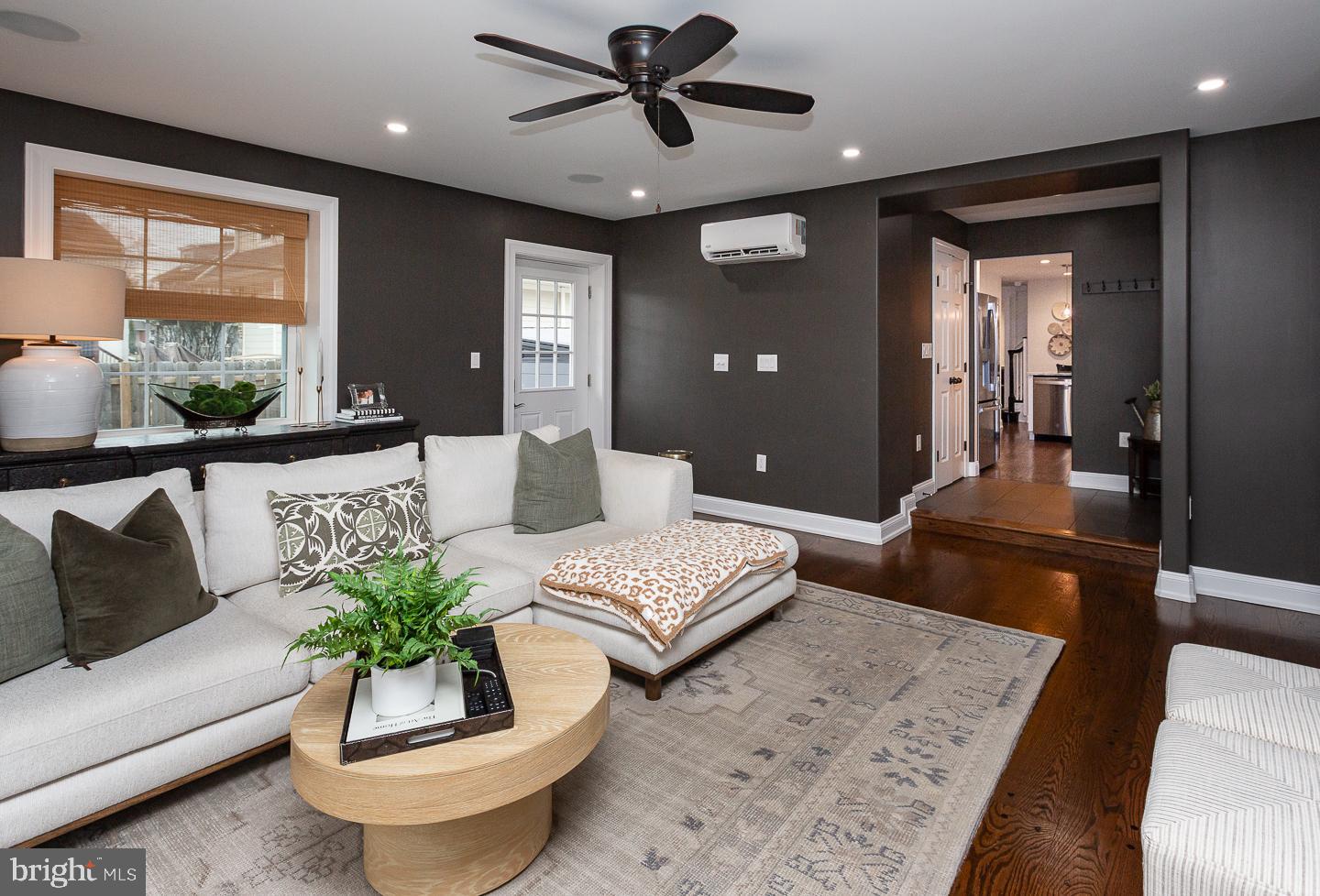 3 E Mercer Ave E