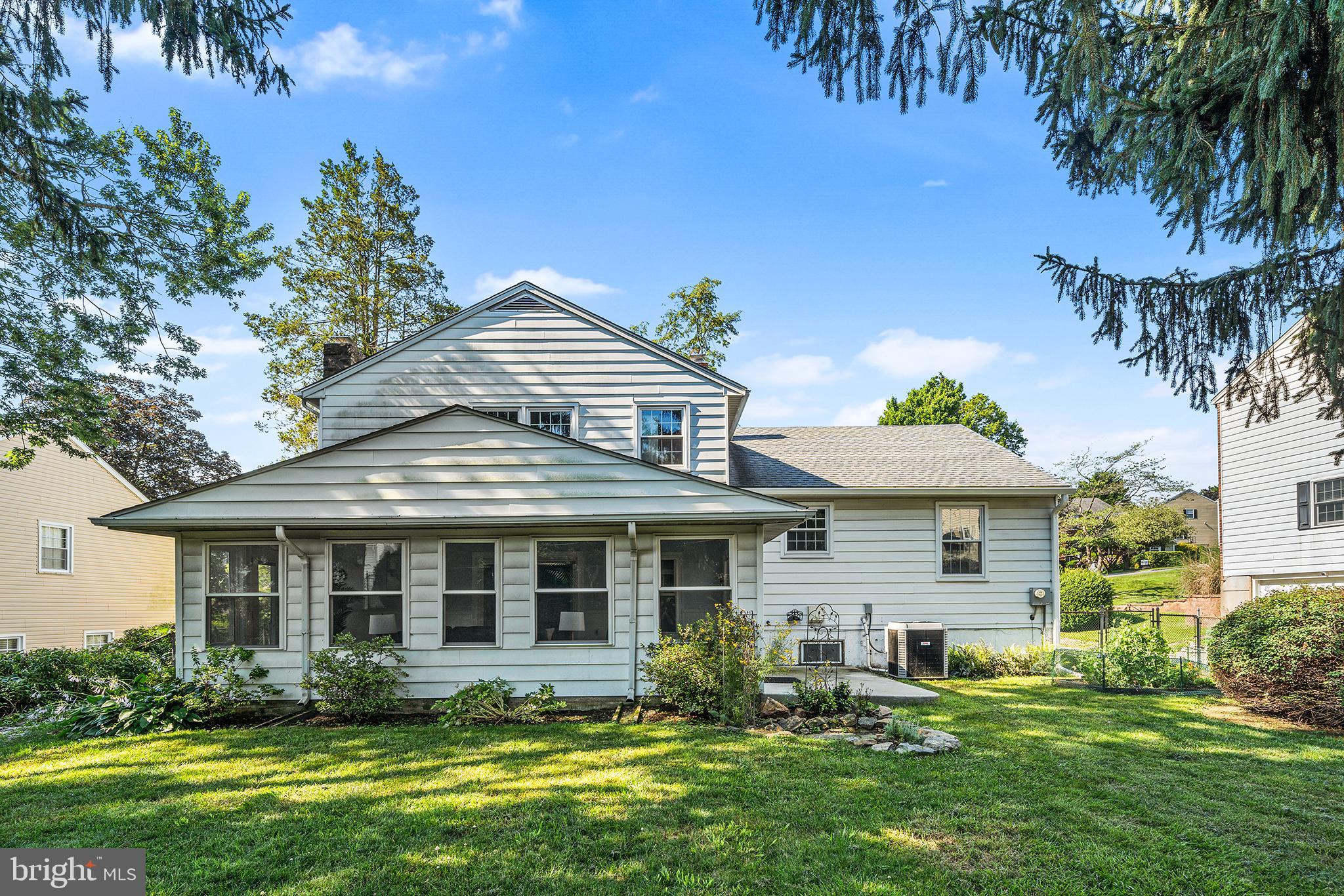 424 Foulke Ln