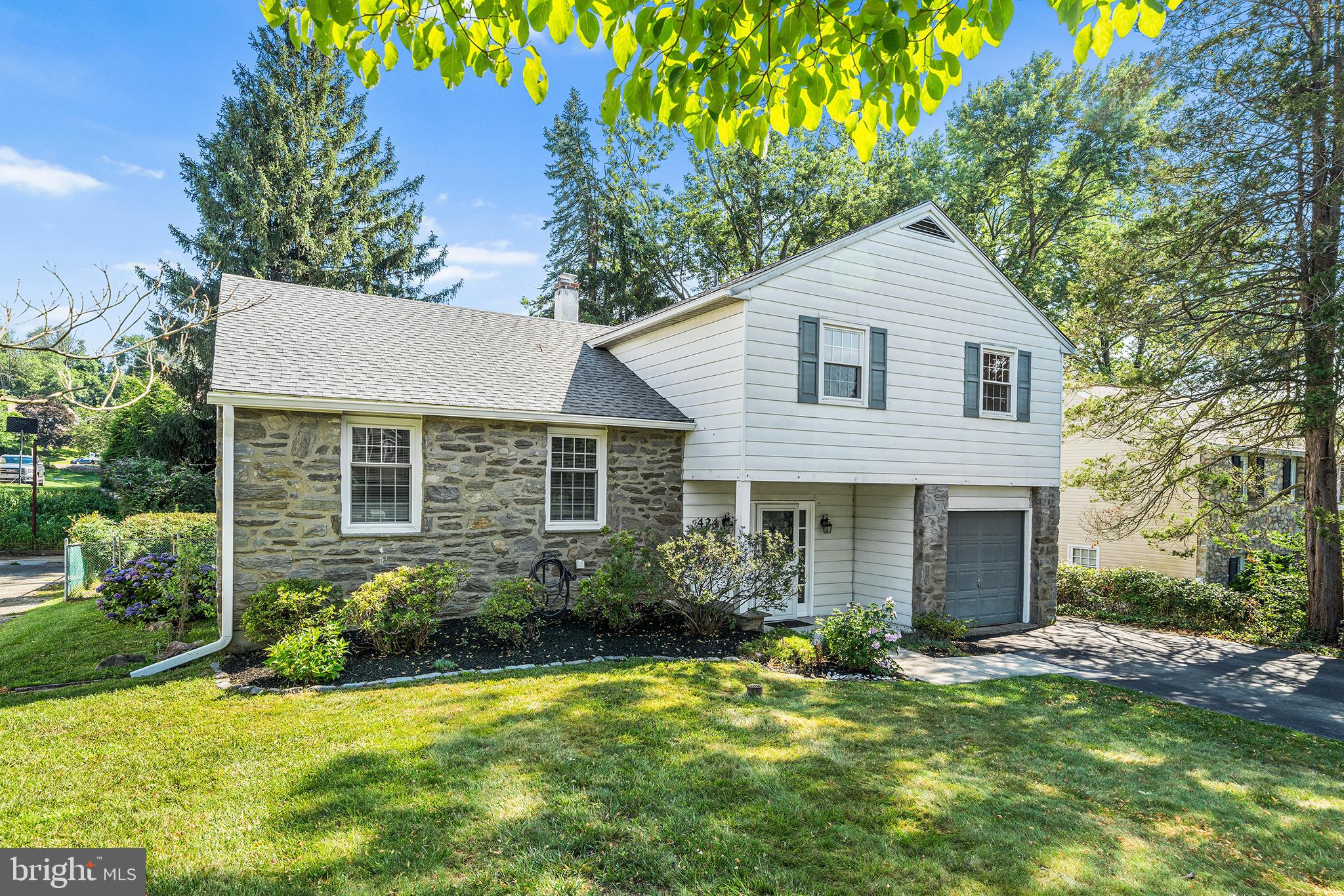 424 Foulke Ln
