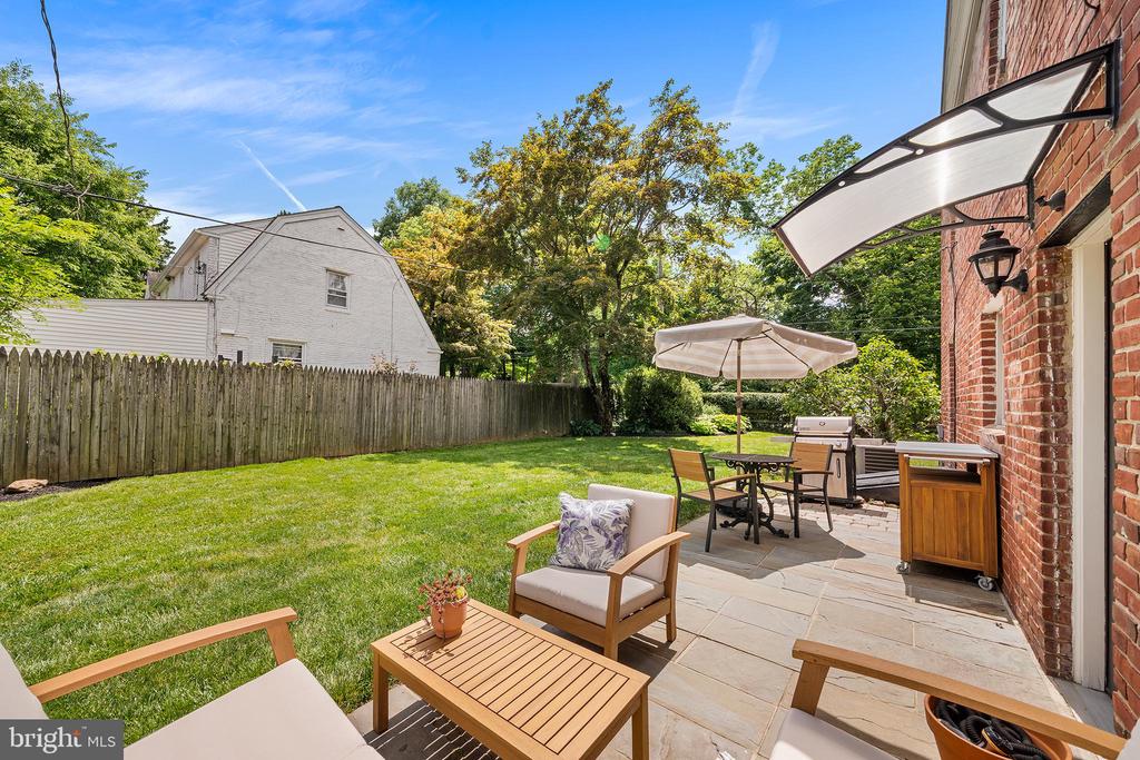 411 SUGARTOWN ROAD