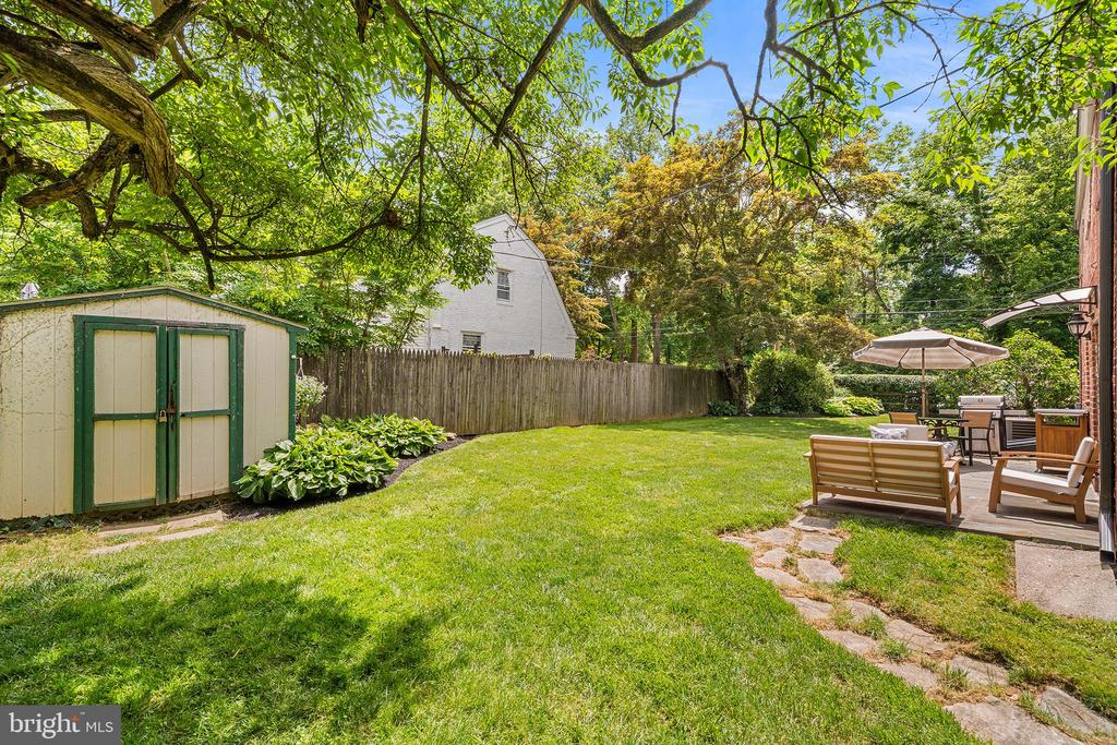 411 SUGARTOWN ROAD