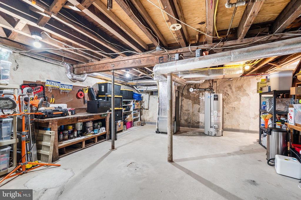 411 SUGARTOWN ROAD