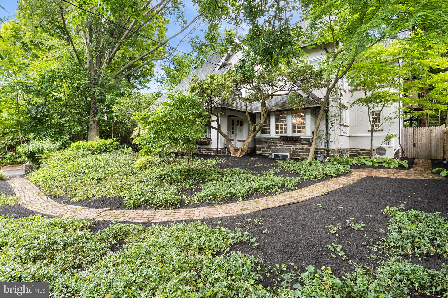 1225 Montgomery Ave